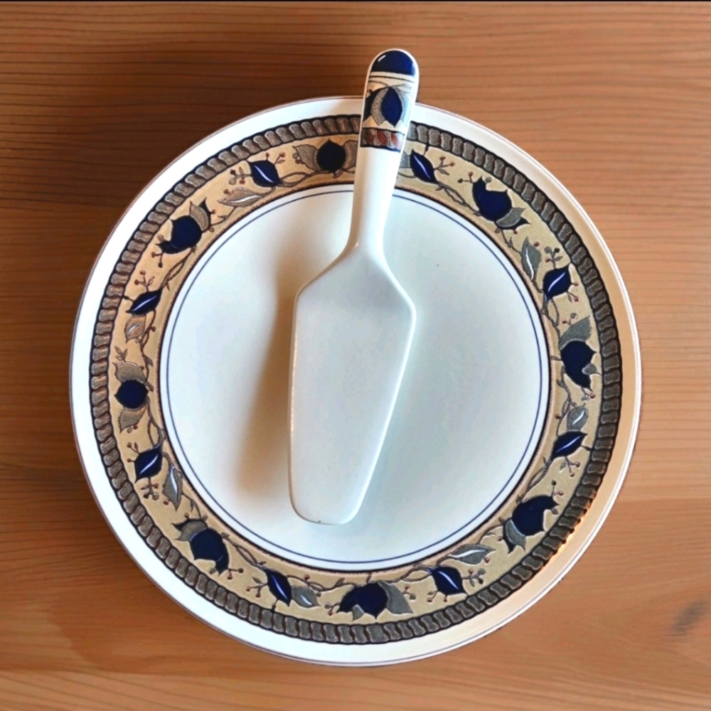 Mikasa Arabella Serving Platter & Cake Server  Rare Coordinated Set